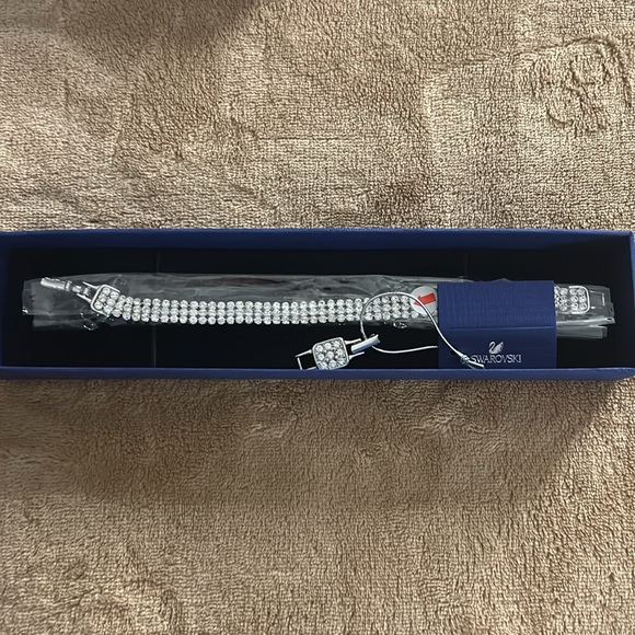 AUTHENTIC SWAROVSKI CRYSTAL NARROW MESH BRACELET ITEM #0959267 - Picture 1 of 5